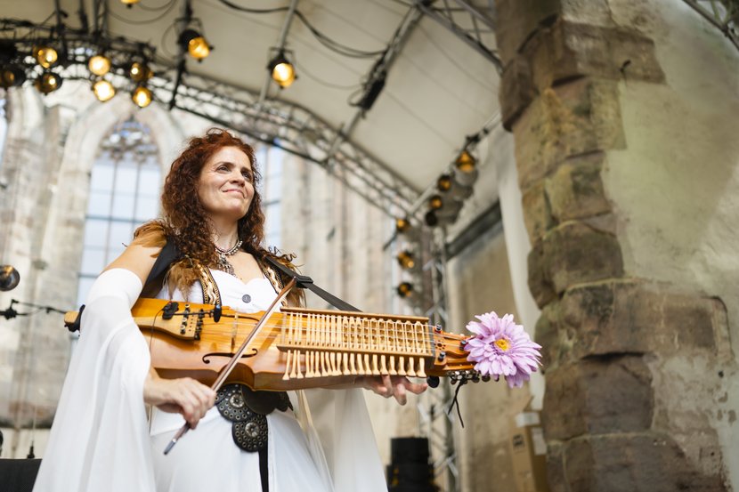 Ana Alcaide beim Bardentreffen 2024, Foto: Uwe Niklas