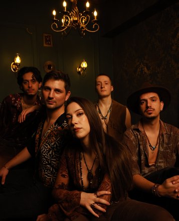 Bandpic: Crimson Roots