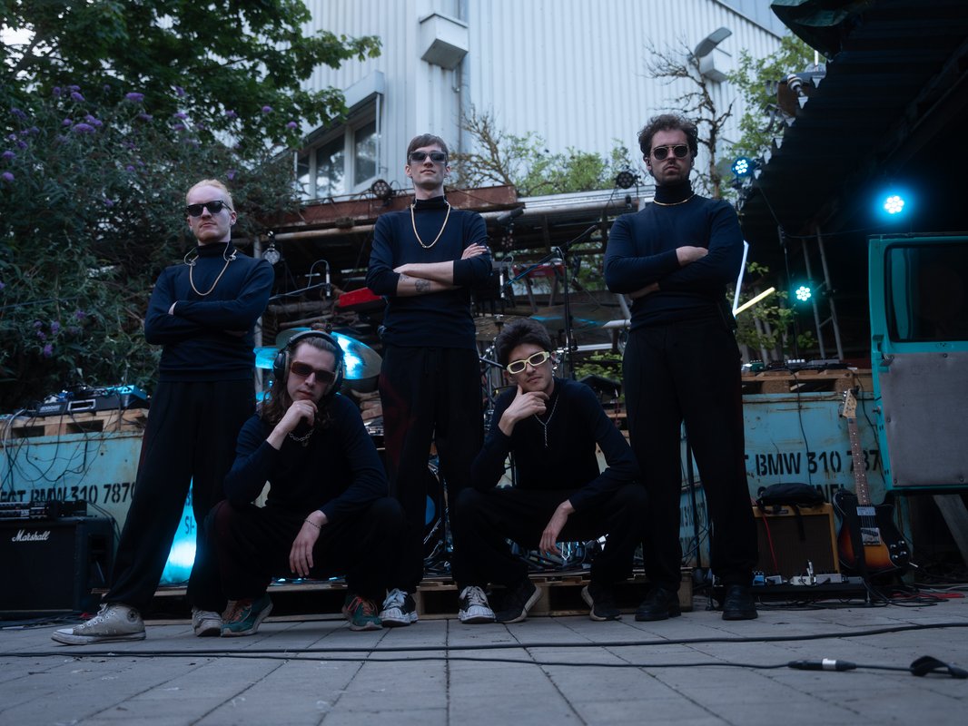 Bandpic: 