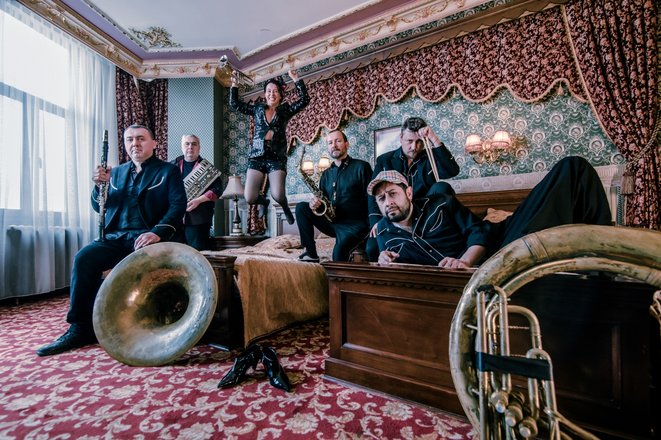 Bandpic: Kolektif Instanbul